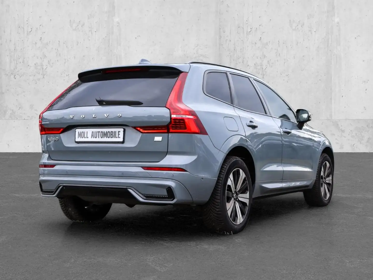 Volvo XC60 Plus Dark Recharge Plug-In Hybrid AWD T6 Twin Engi Grau - 2