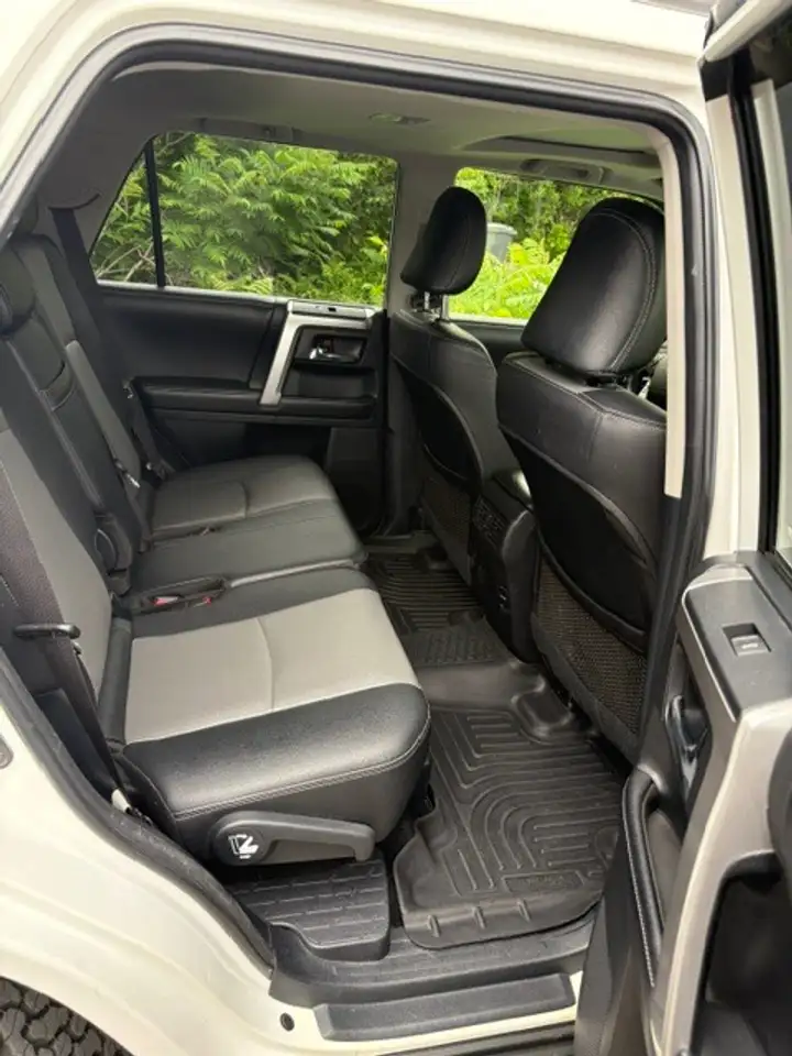 Toyota 4-Runner снимка Toyota 4-Runner