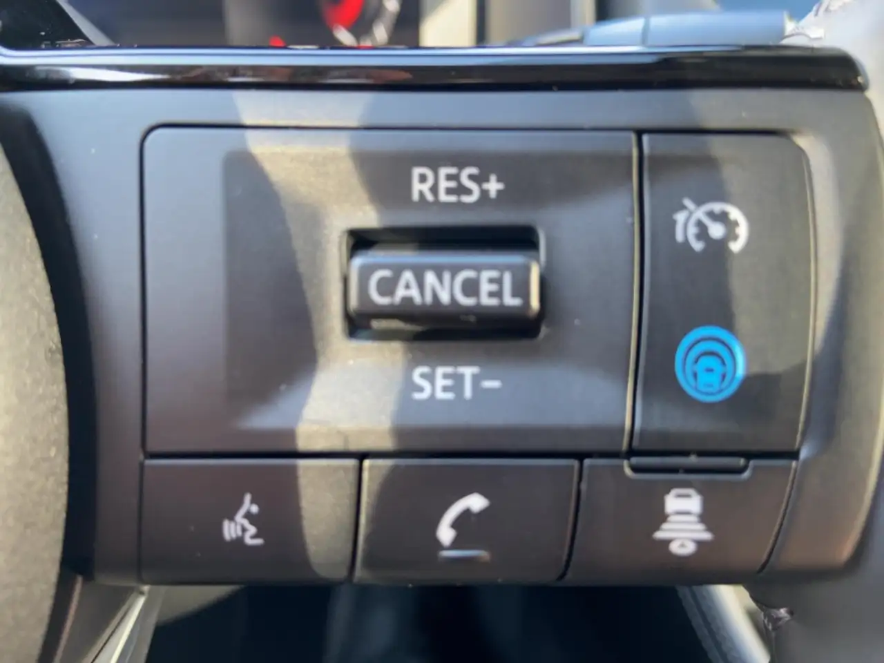 Nissan X-Trail TEKNA 213PS Automatik 4x4 360° Winter/HUD 12