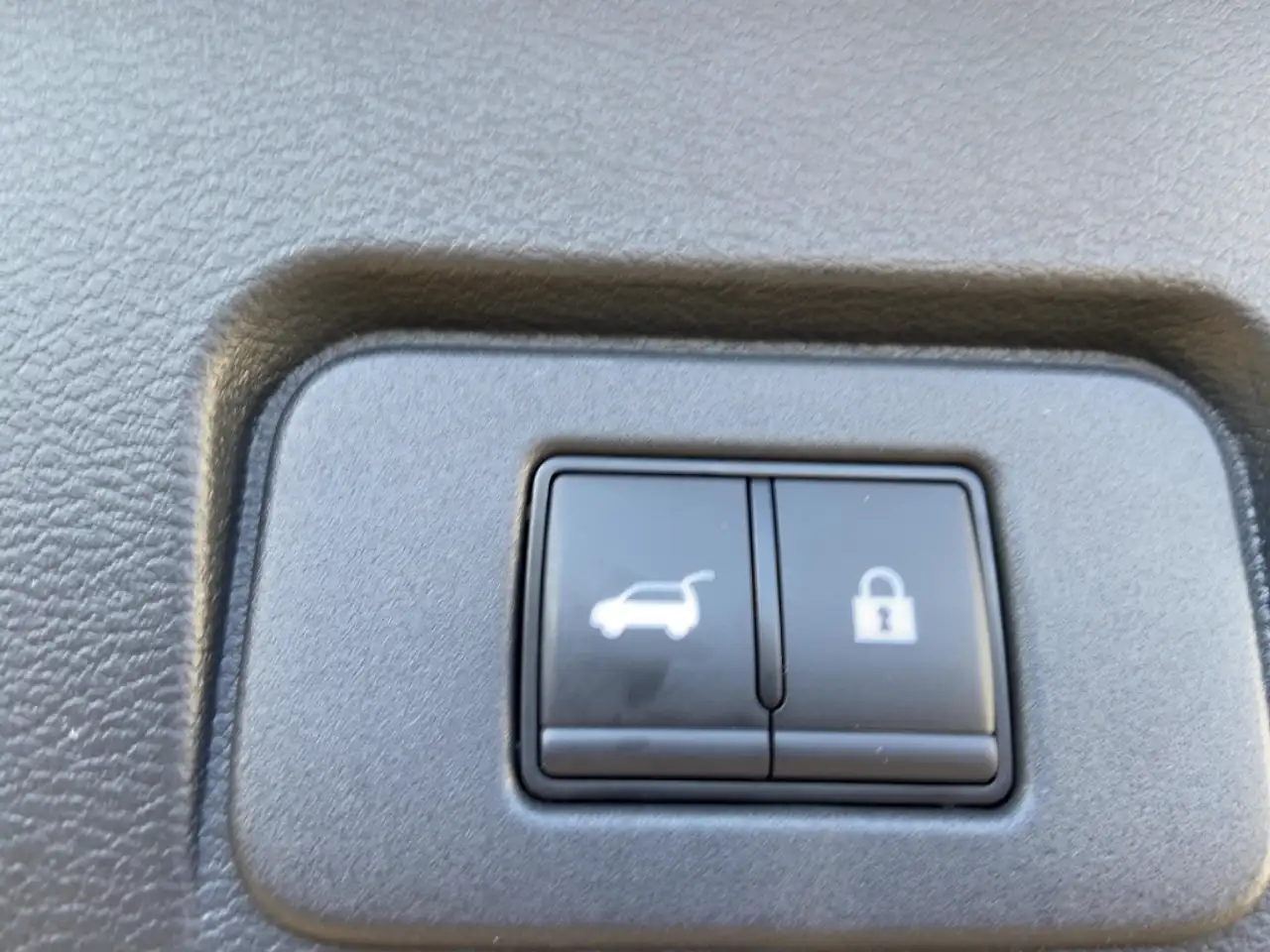 Nissan X-Trail TEKNA 213PS Automatik 4x4 360° Winter/HUD 23