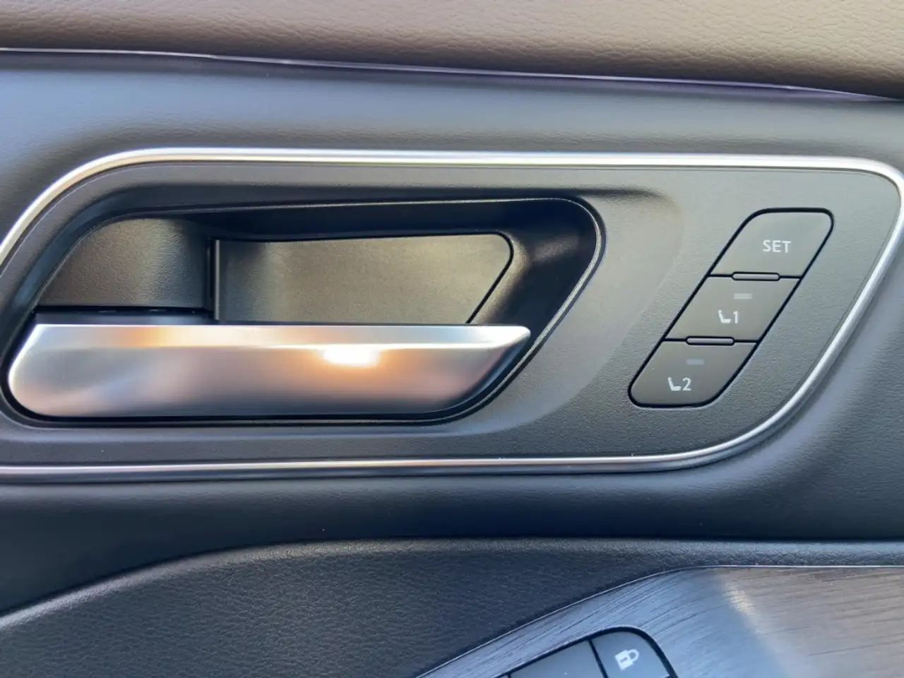 Nissan X-Trail TEKNA 213PS Automatik 4x4 360° Winter/HUD 18