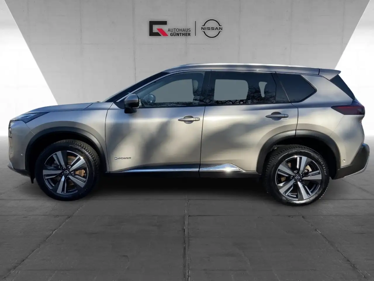 Nissan X-Trail TEKNA 213PS Automatik 4x4 360° Winter/HUD 2