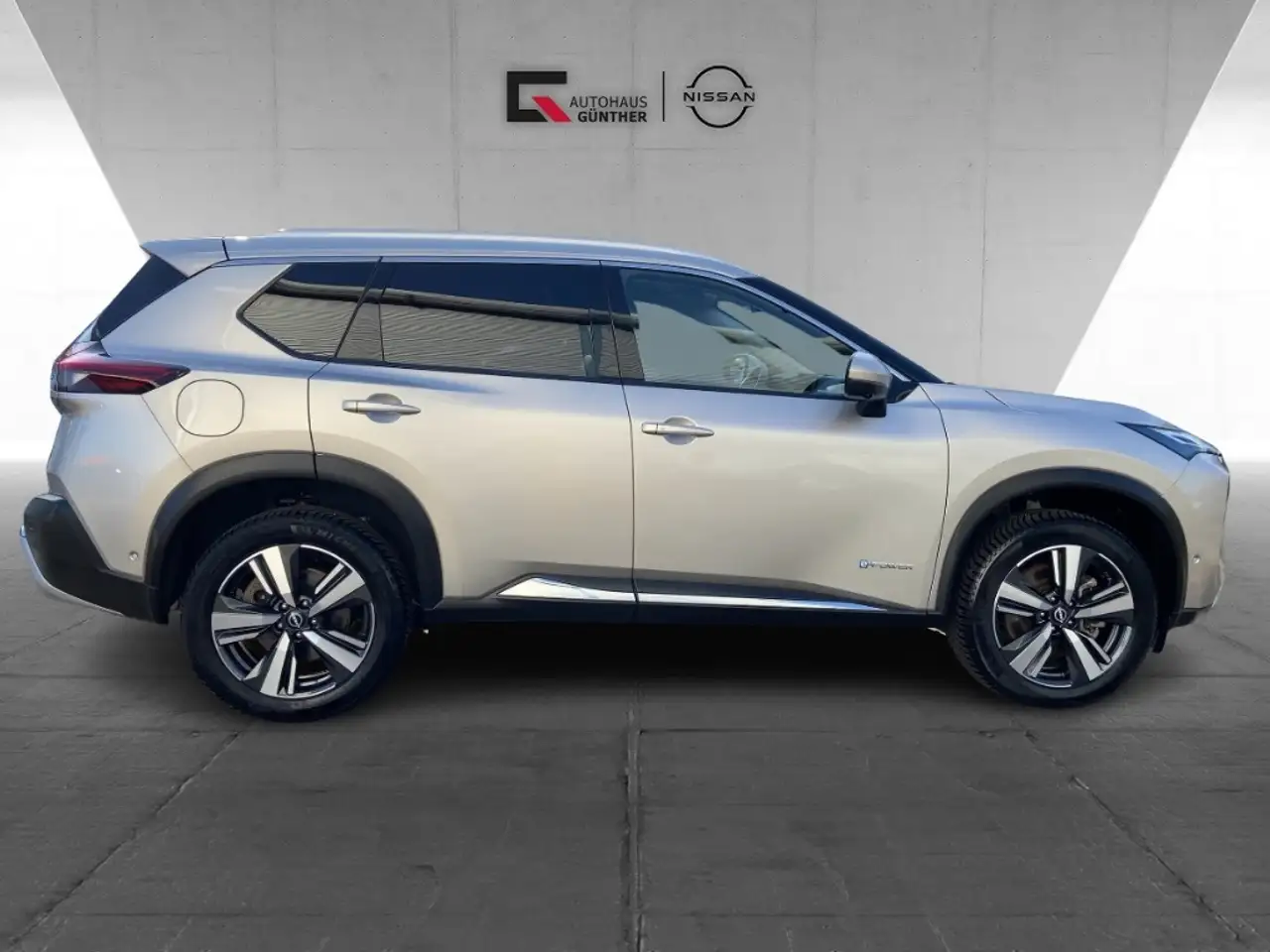 Nissan X-Trail TEKNA 213PS Automatik 4x4 360° Winter/HUD 5
