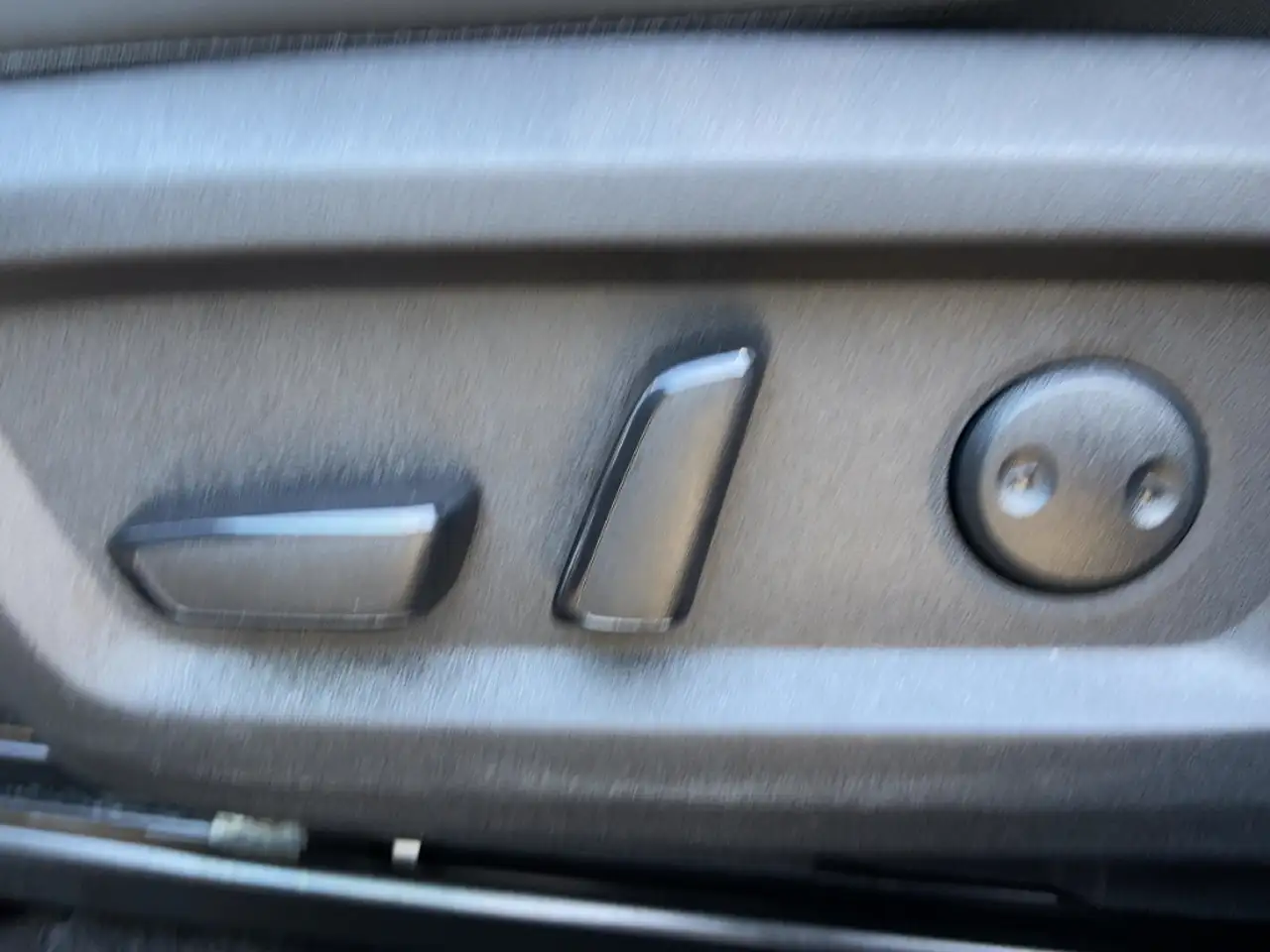 Nissan X-Trail TEKNA 213PS Automatik 4x4 360° Winter/HUD 19