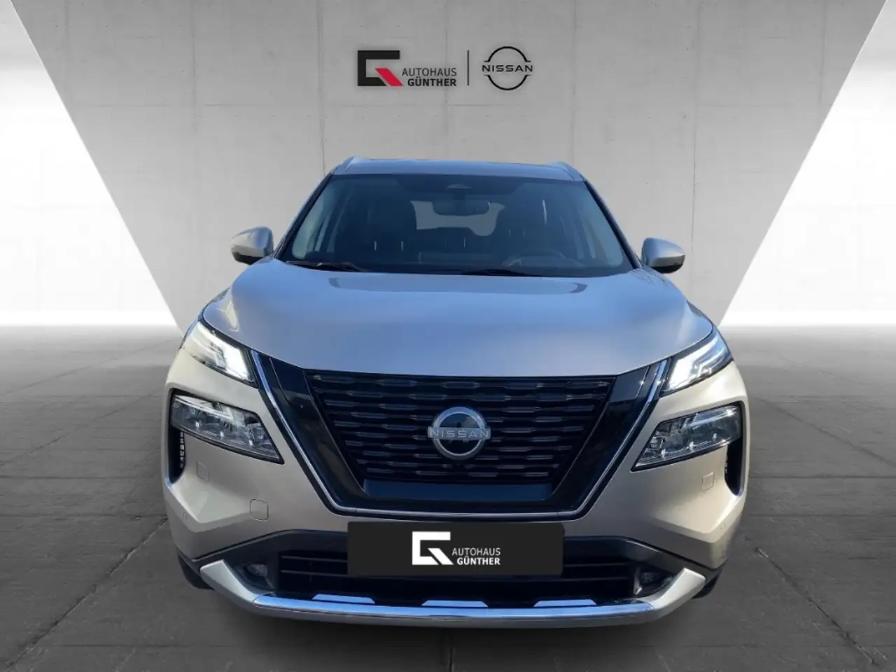 Nissan X-Trail TEKNA 213PS Automatik 4x4 360° Winter/HUD 6