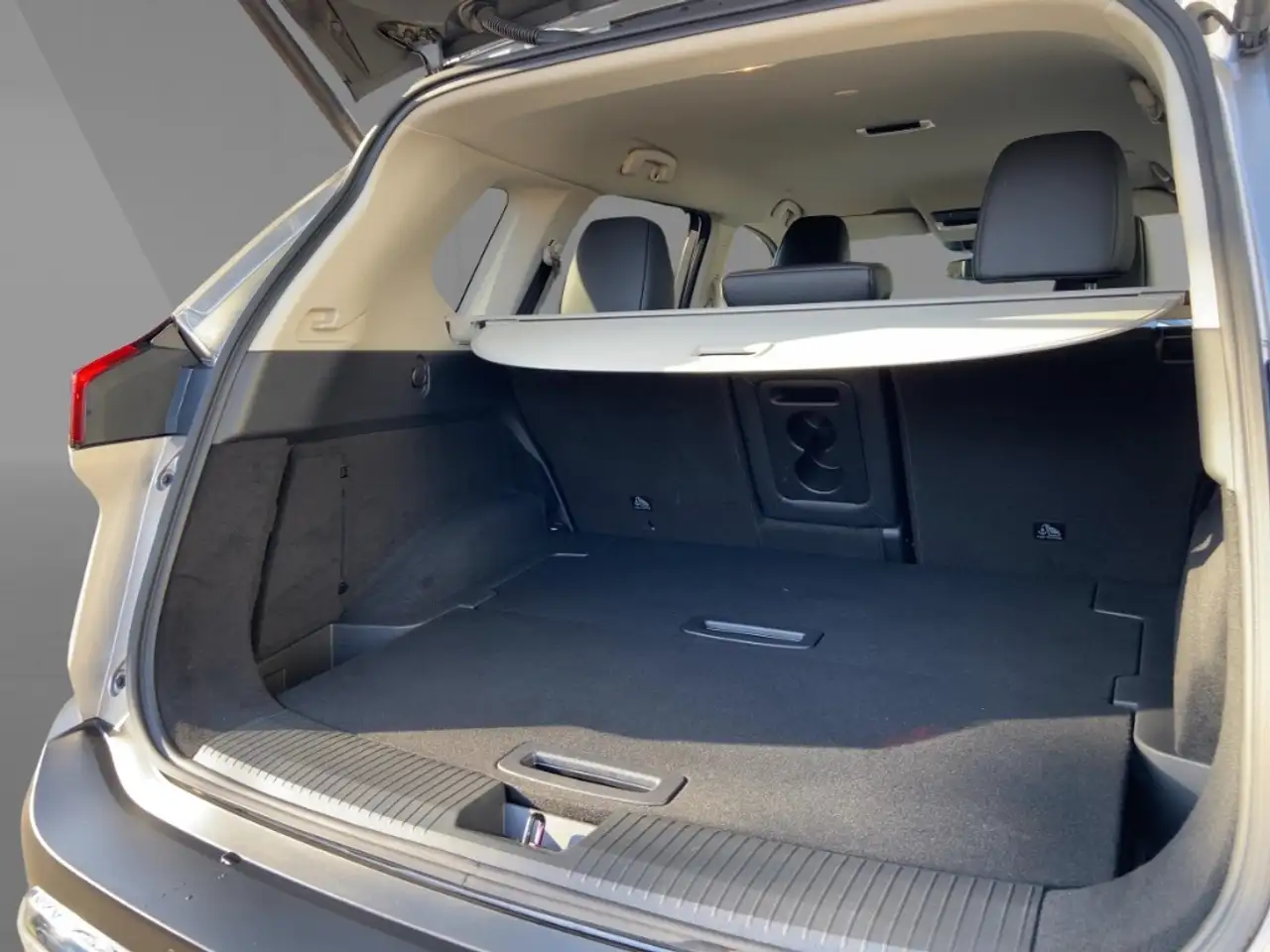 Nissan X-Trail TEKNA 213PS Automatik 4x4 360° Winter/HUD 22