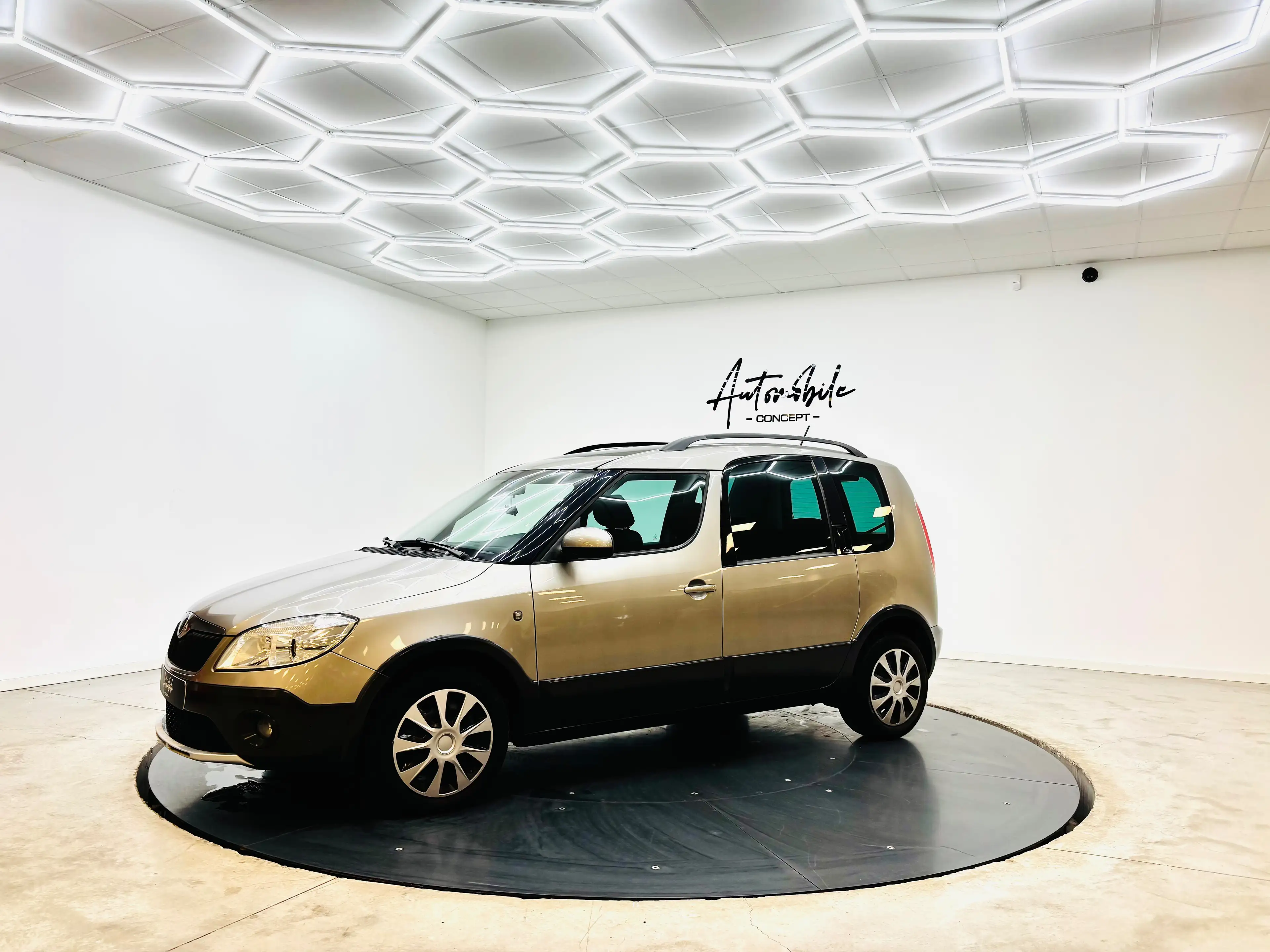 Skoda Roomster ✅1AN GARANTIE✅PANO✅NOUVELLE DISTRIBUTION✅ — photo 8
