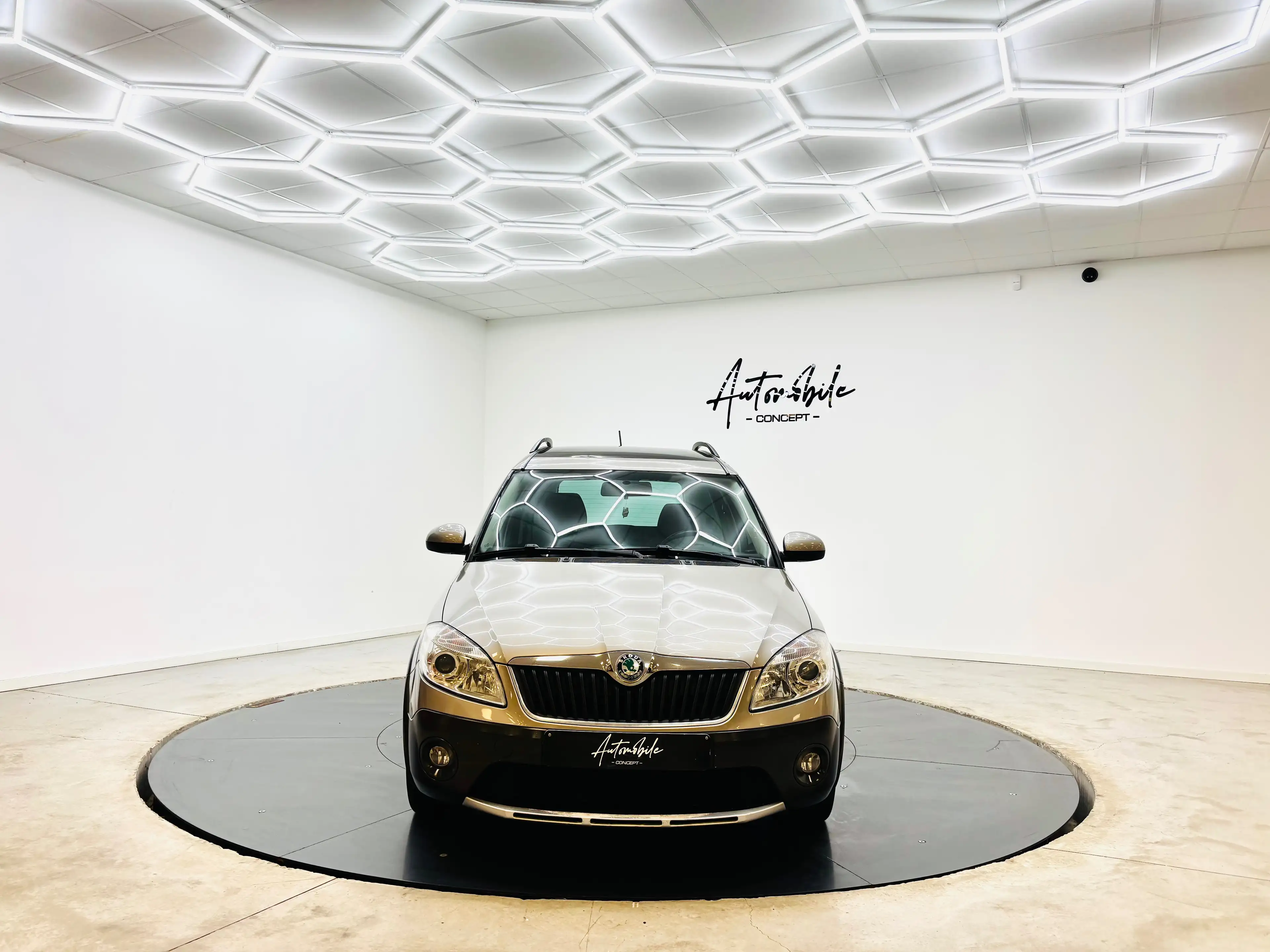 Skoda Roomster ✅1AN GARANTIE✅PANO✅NOUVELLE DISTRIBUTION✅ — photo 2