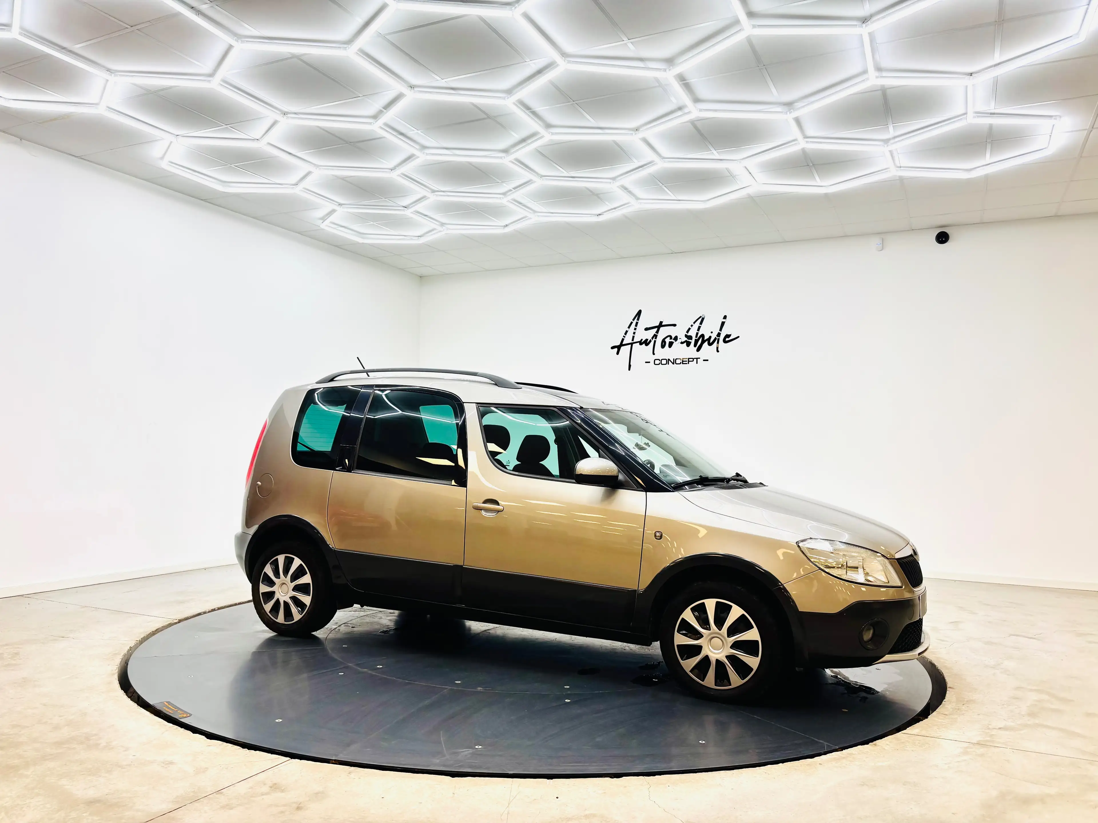 Skoda Roomster ✅1AN GARANTIE✅PANO✅NOUVELLE DISTRIBUTION✅ — photo 3