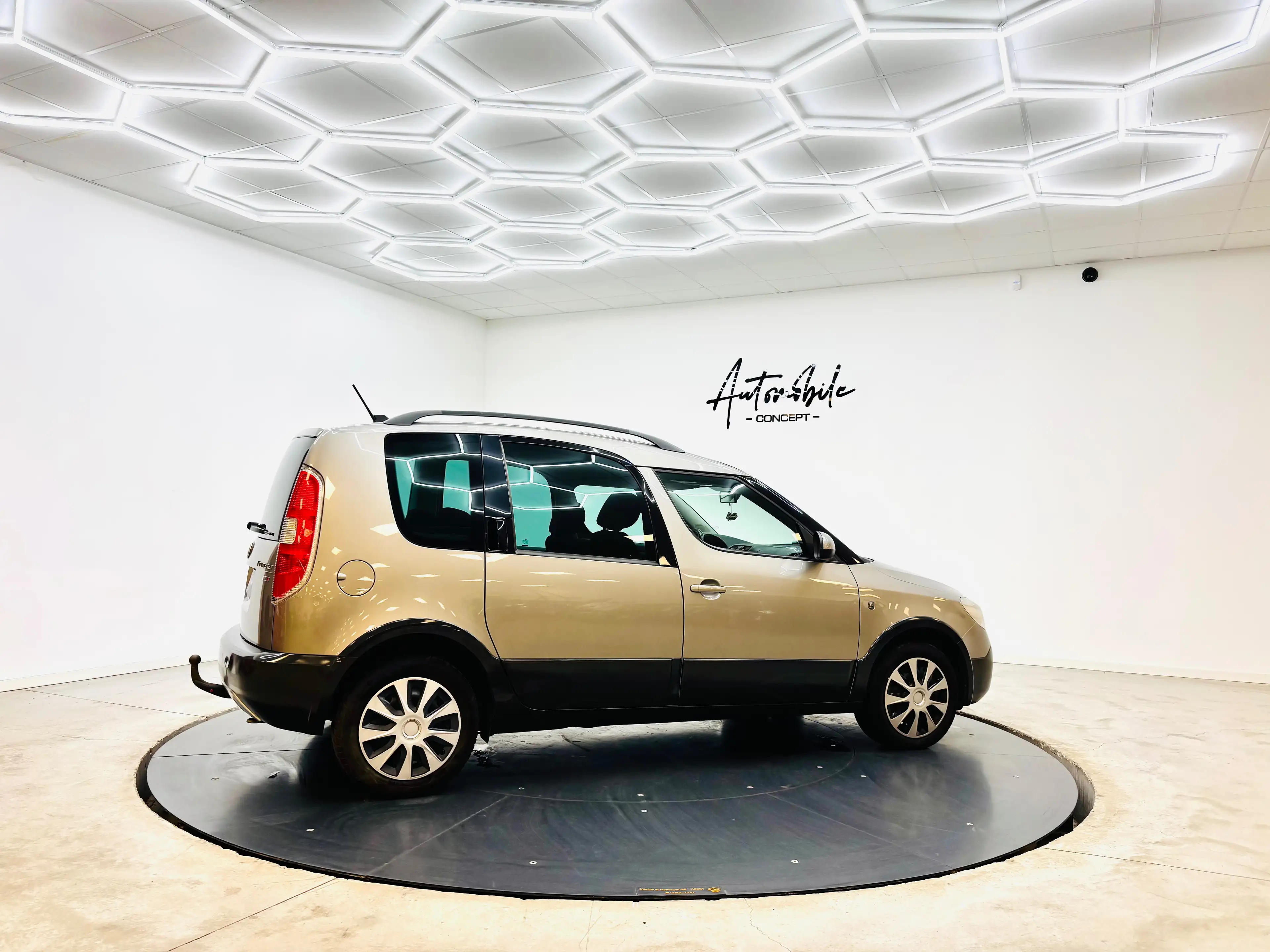 Skoda Roomster ✅1AN GARANTIE✅PANO✅NOUVELLE DISTRIBUTION✅ — photo 4