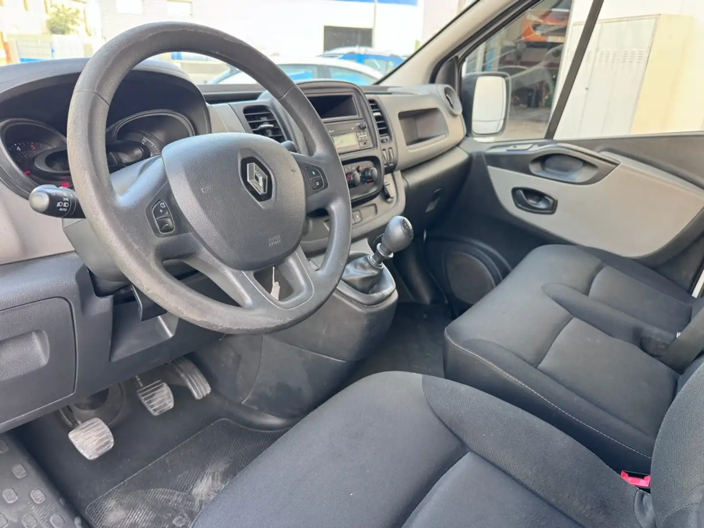 Renault Trafic Furgón 27 L1H1 dCi 88kW Blanco - 2