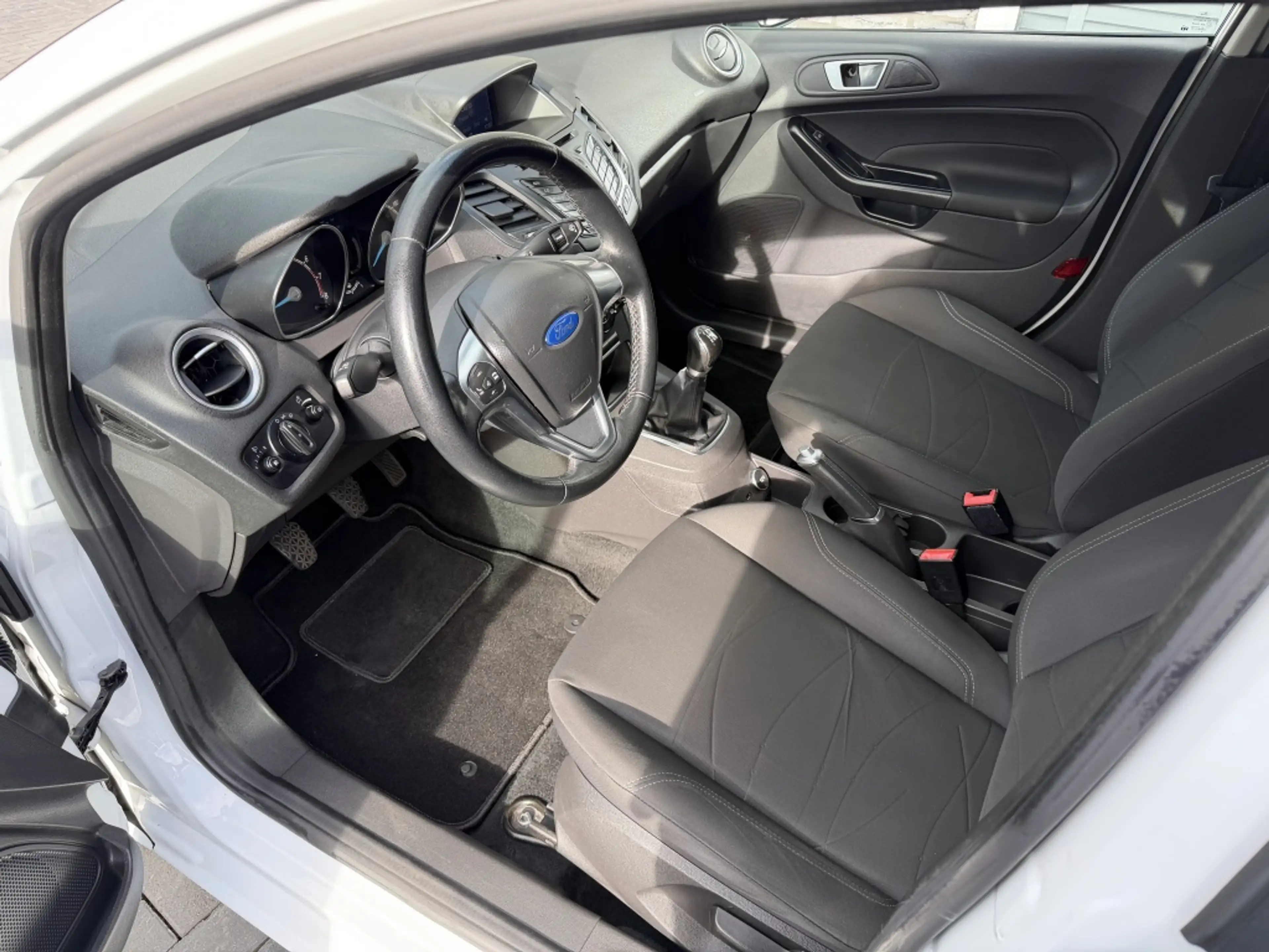 Ford Fiesta 1.0 White Edition| AIRCO| LM| NAP| NIEUWE RIEM| LE — photo 9