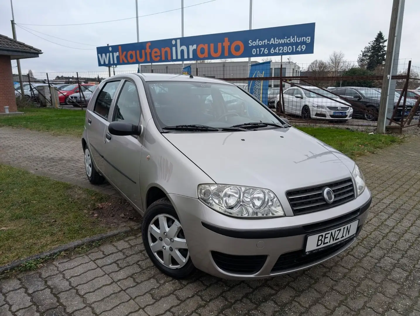 Fiat Punto 1.2 8V Active*SERVO*RADIO-CD*USB*ZV !! Grau - 1