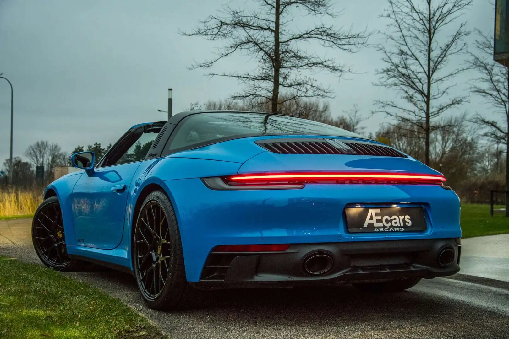 Porsche 992 TARGA 4 GTS *** SHARK BLUE / BELGIAN / 1 OWNER *** Bleu - 1