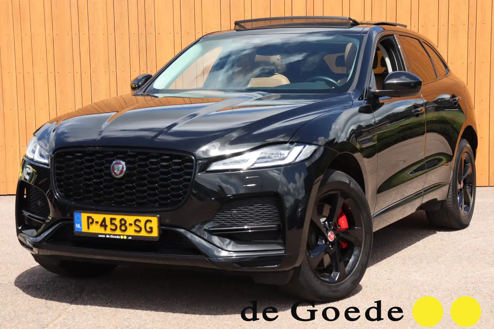 Jaguar F-Pace 2.0 P400e PHEV R-Dynamic S org.NL schuifdak stuur+ Zwart - 1