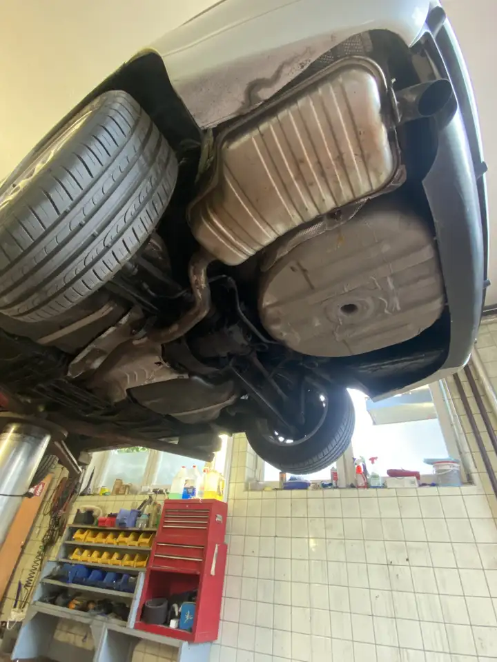 BMW 320d Österreich-Paket, foto 10