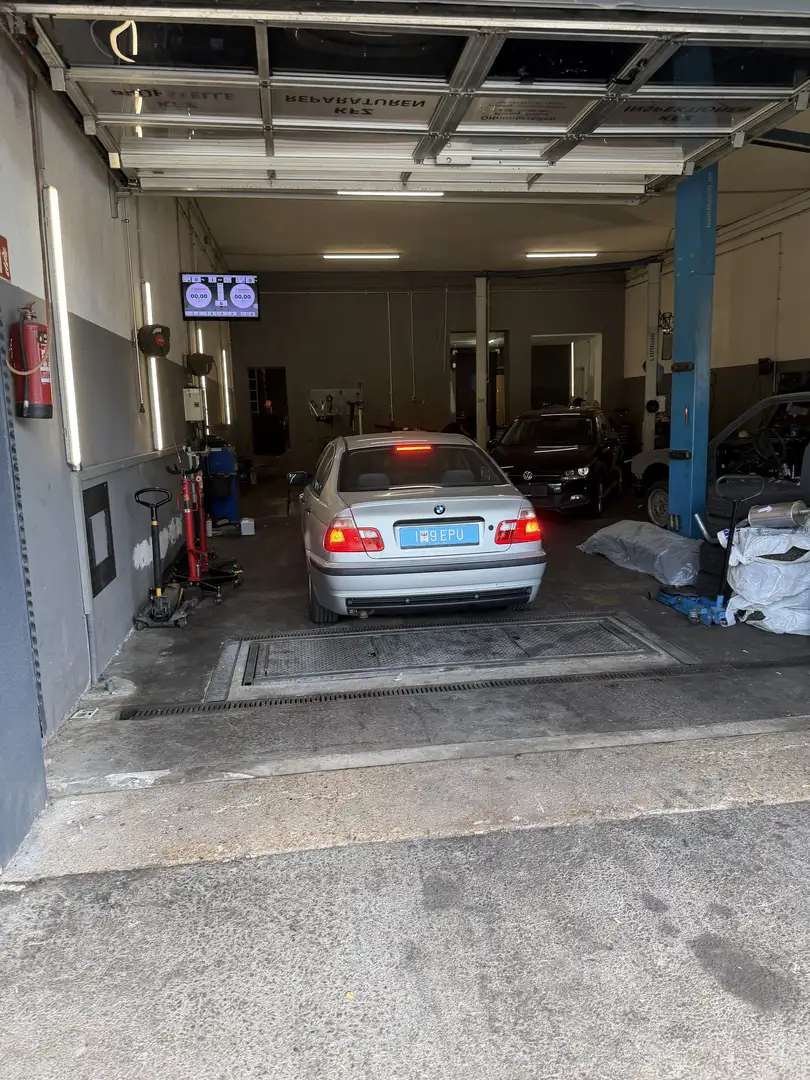 BMW 320 320d Österreich-Paket - 2
