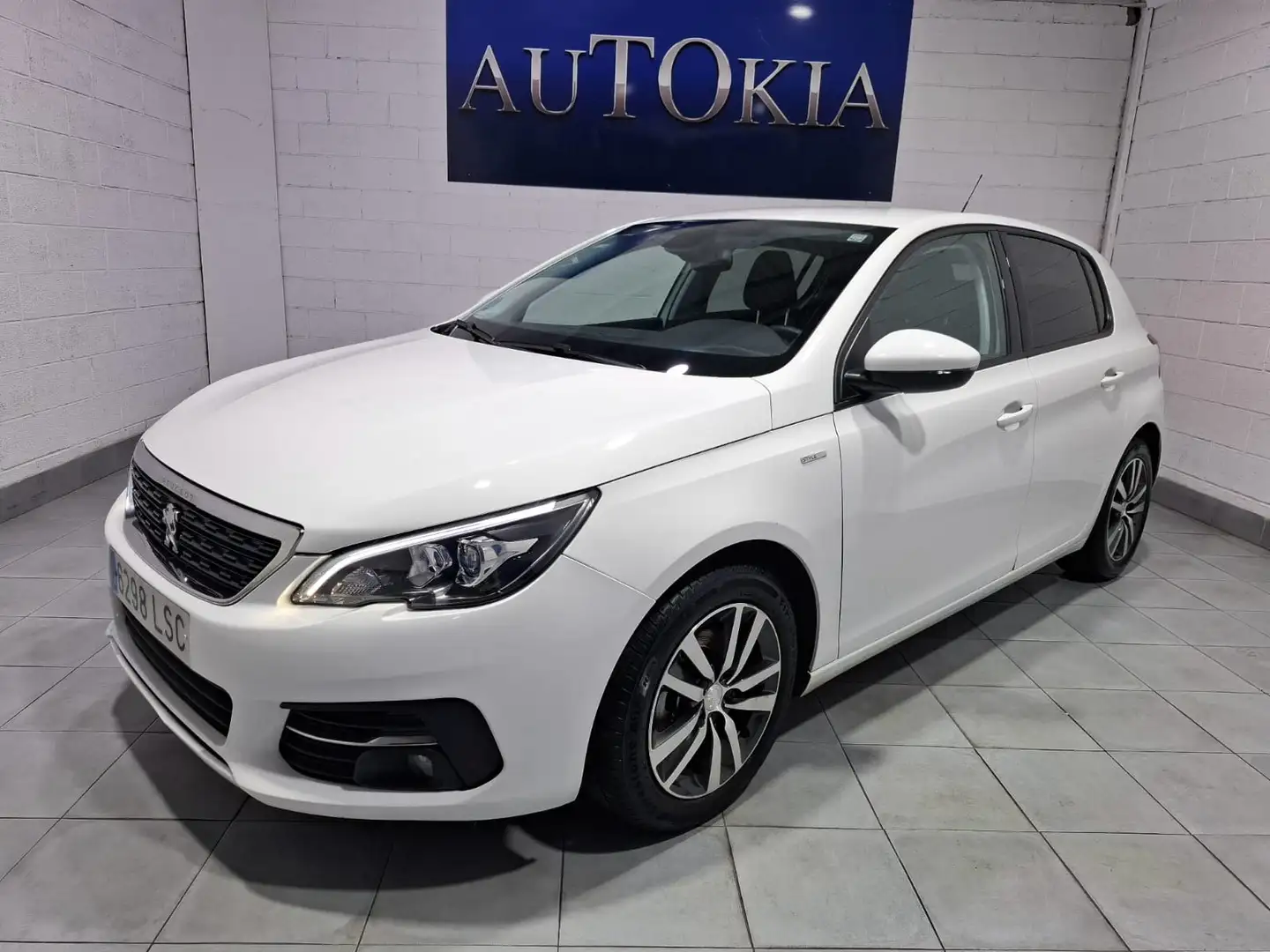 Peugeot 308 1.5BlueHDi S&S Style 130 Wit - 1