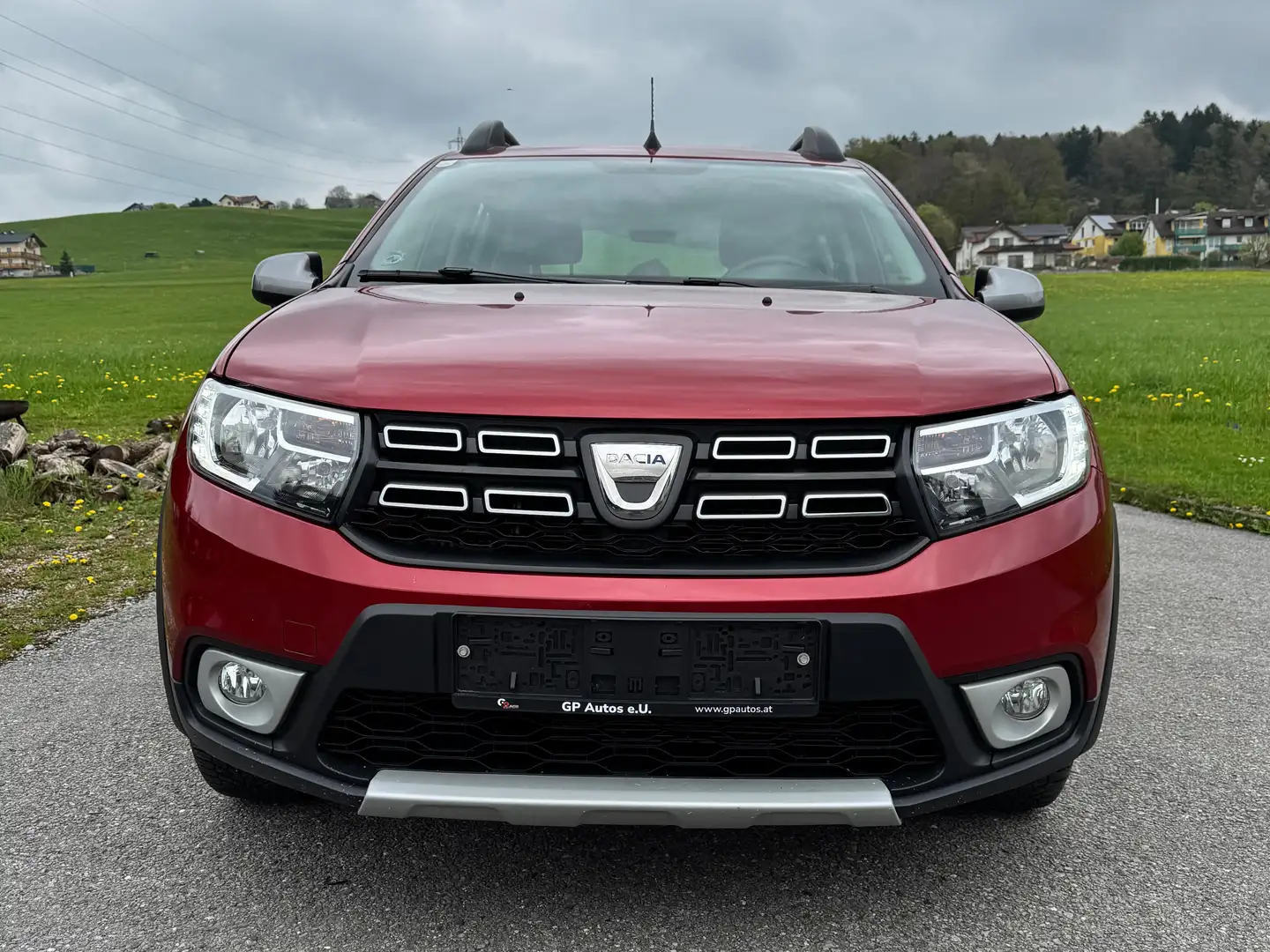 Dacia Sandero Stepway 1,0 - Erstbesitz, Top-Ausstattung. Rot - 2