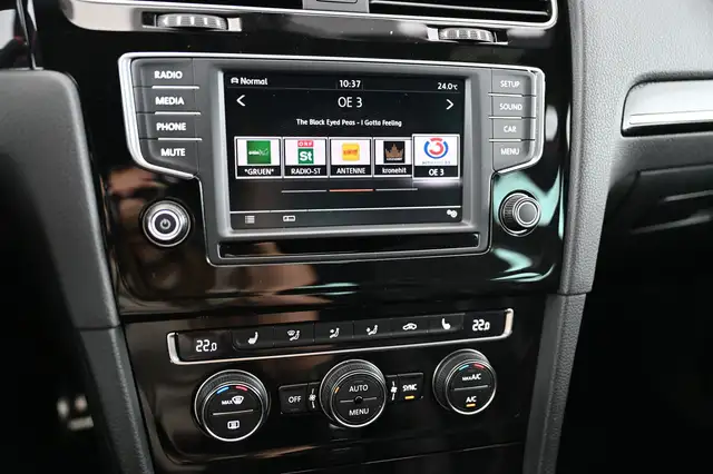 Volkswagen Golf view 23