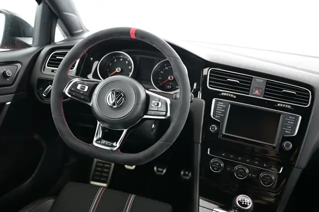 Volkswagen Golf view 19