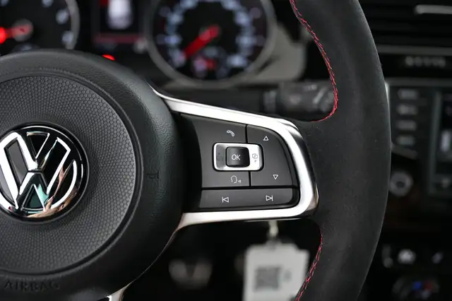 Volkswagen Golf view 28
