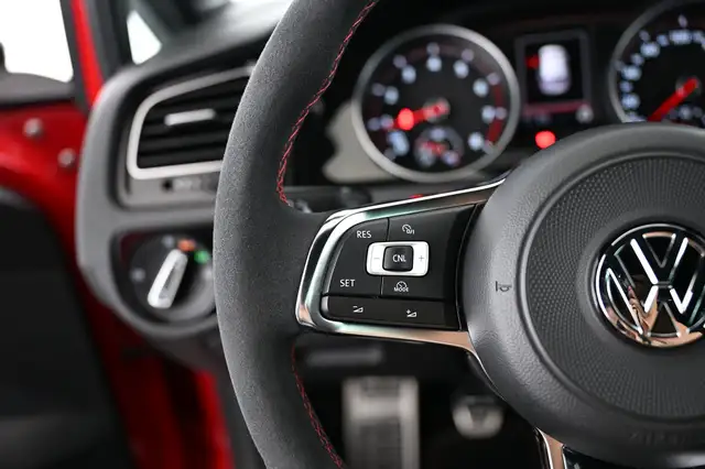 Volkswagen Golf view 27