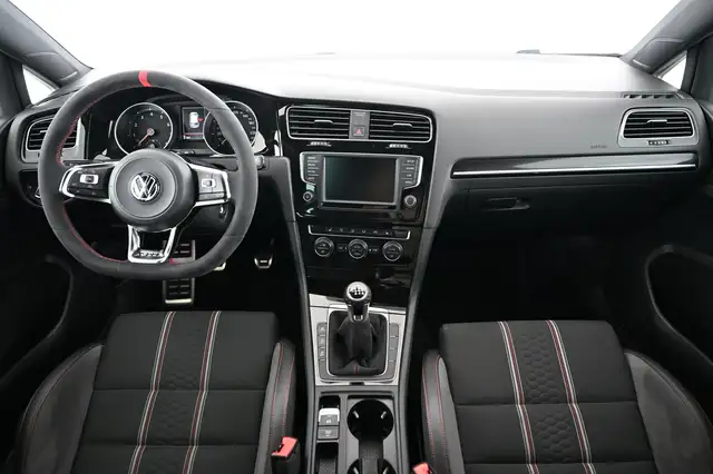 Volkswagen Golf view 18