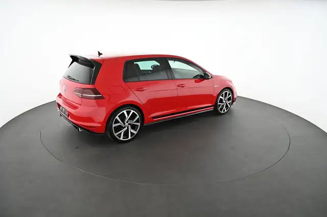 Volkswagen Golf view 4