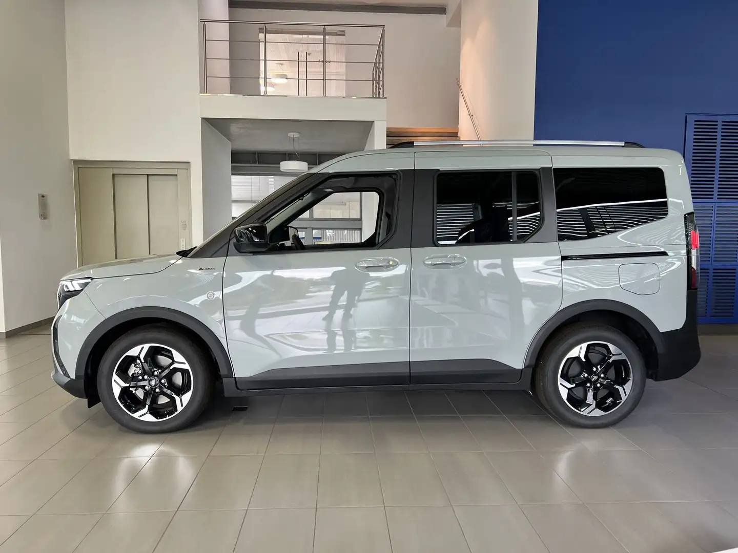 Ford Tourneo Courier ACTIVE / 43 KWH / STOCKACTIE!! Grigio - 1