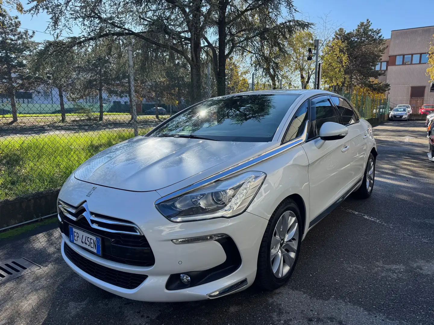 DS Automobiles DS 5 2.0 HDi 160 Aut. So Chic Fehér - 1
