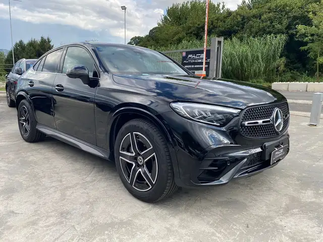 Mercedes-Benz GLC view 4