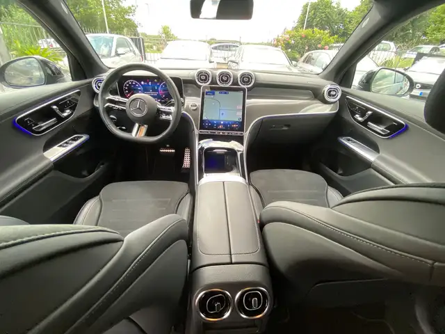Mercedes-Benz GLC view 10