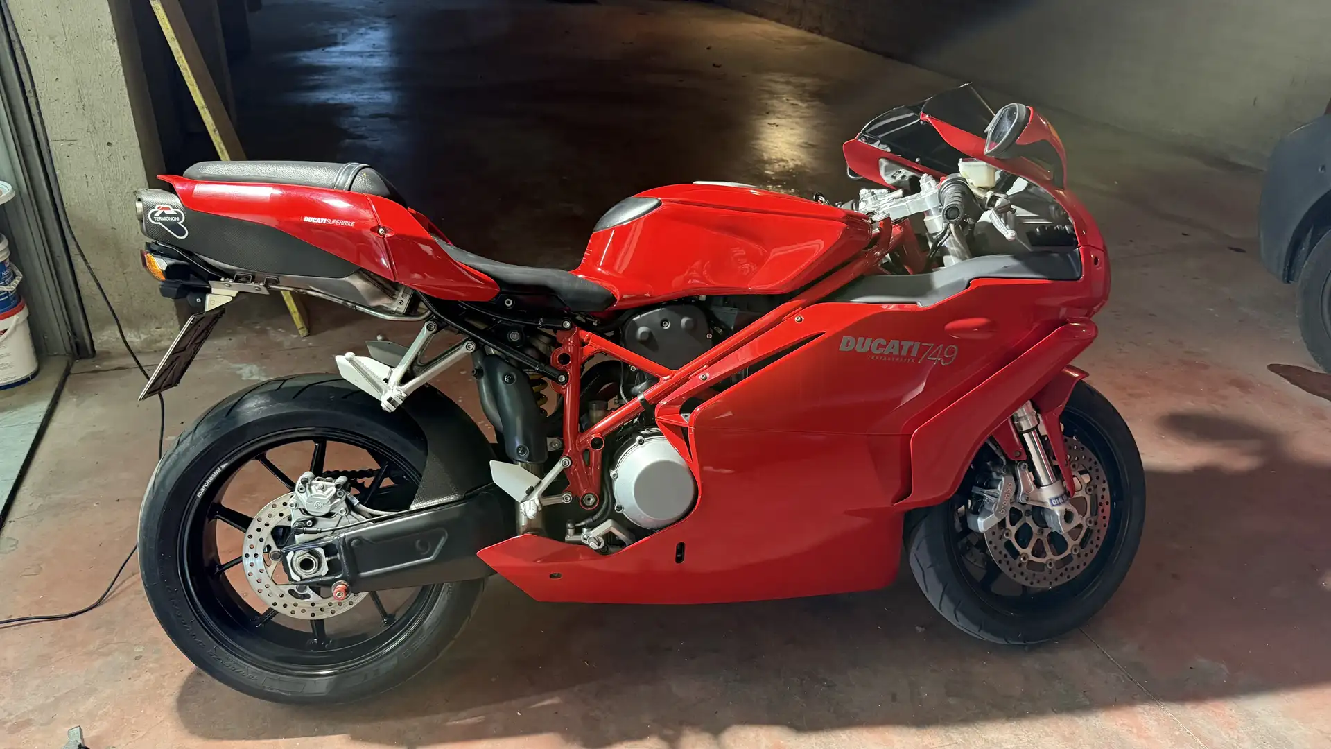 Ducati 749 Rojo - 2
