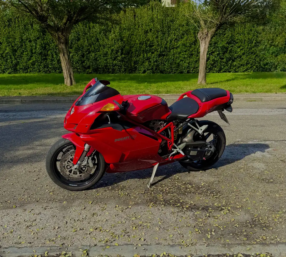 Ducati 749 Rojo - 1