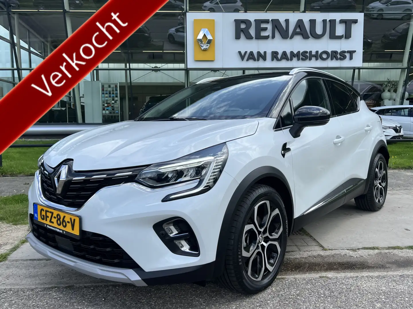 Renault Captur 1.6 E-Tech Plug-in Hybrid 160 Intens / Automaat / Белый - 1