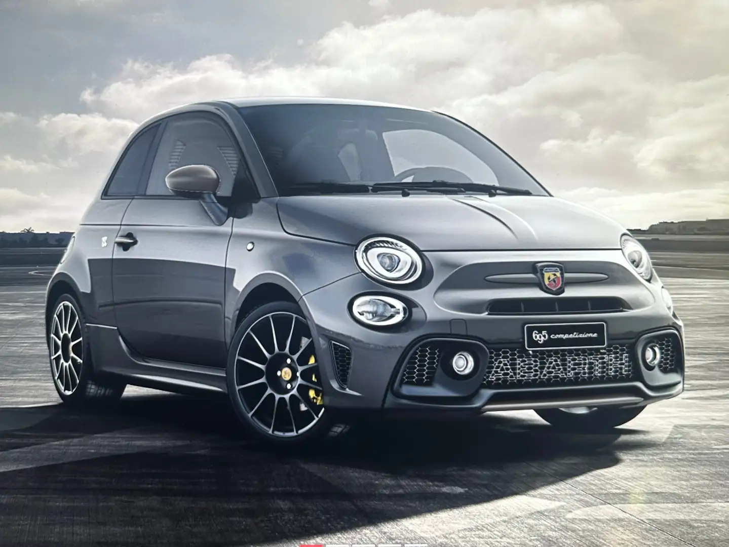 Abarth 695 695 1.4 t-jet Competizione 180cv auto - 2024 Full Gris - 1