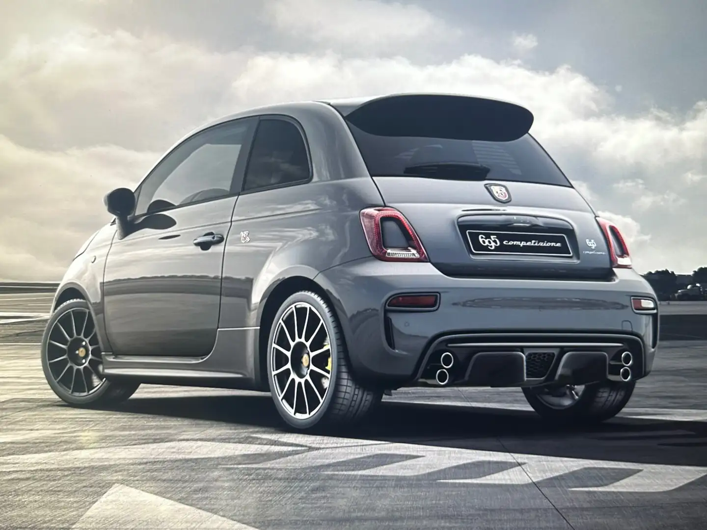 Abarth 695 695 1.4 t-jet Competizione 180cv auto - 2024 Full Gris - 2