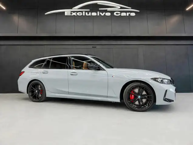 BMW 3 Series view 4