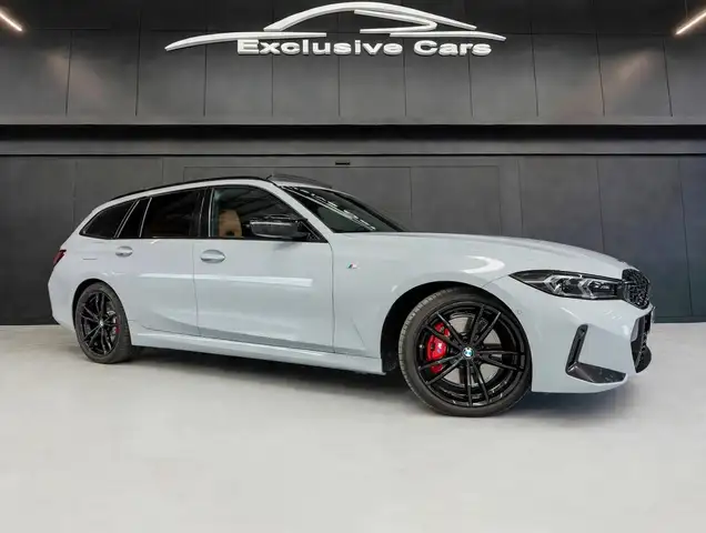 BMW 3 Series view 3