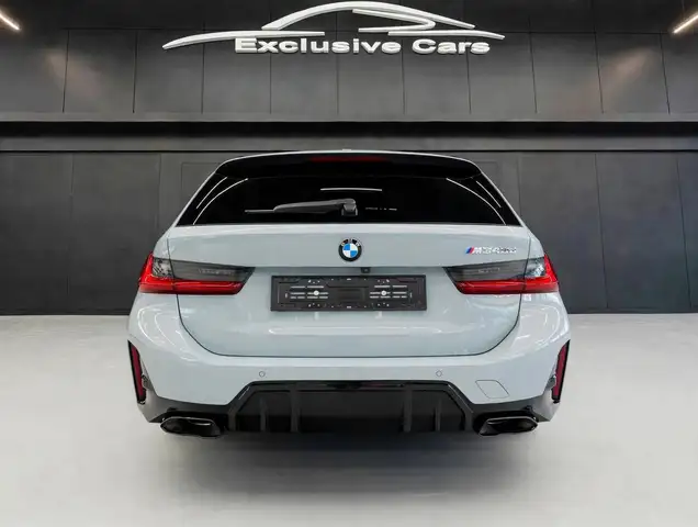 BMW 3 Series view 6