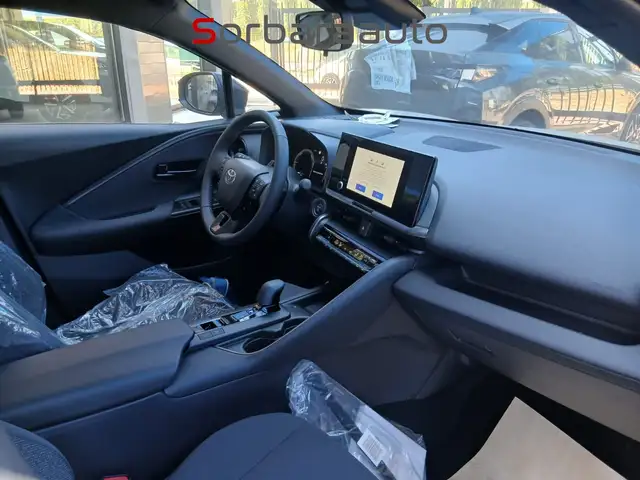 Toyota C-HR view 16