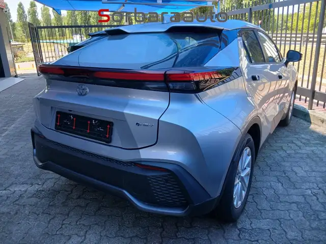 Toyota C-HR view 5