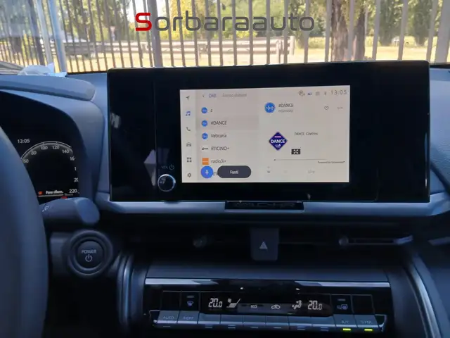 Toyota C-HR view 18