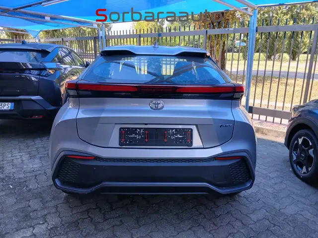 Toyota C-HR view 8