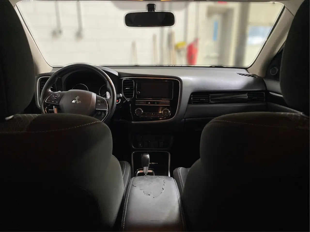 Mitsubishi Outlander снимка Mitsubishi Outlander