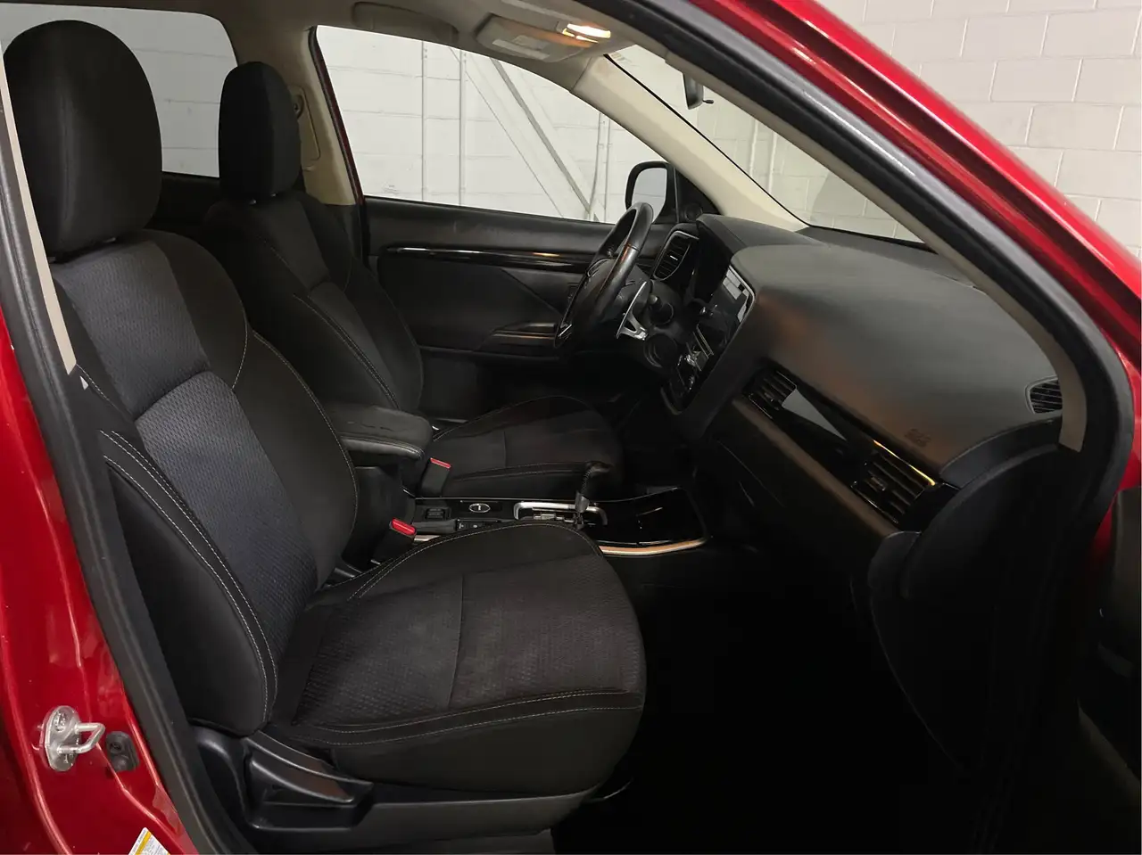 Mitsubishi Outlander снимка Mitsubishi Outlander