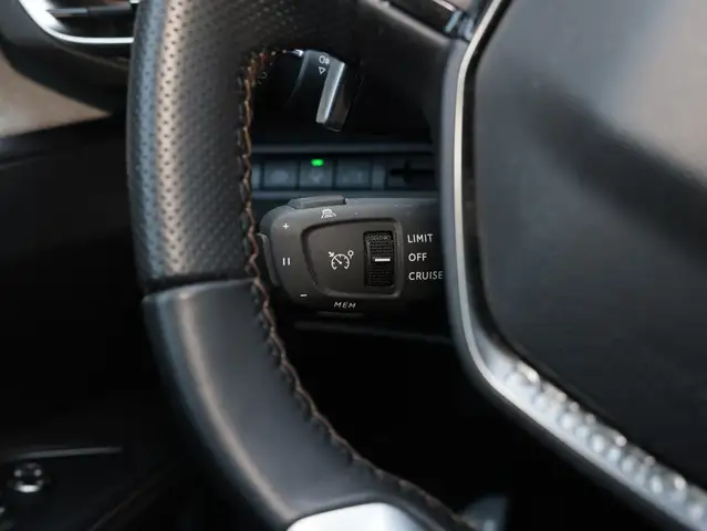 Peugeot 5008 view 16