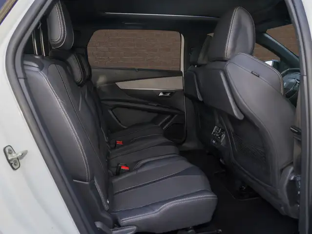 Peugeot 5008 view 9