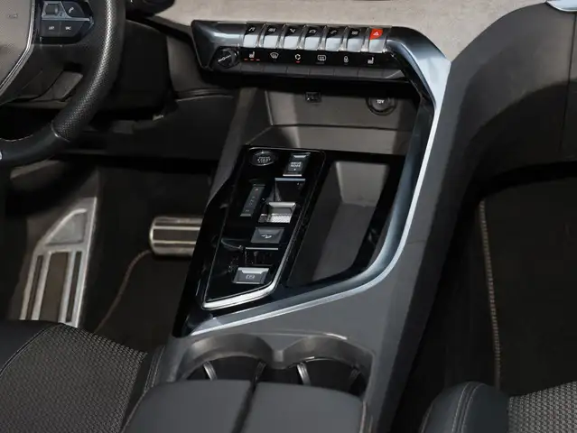 Peugeot 5008 view 11
